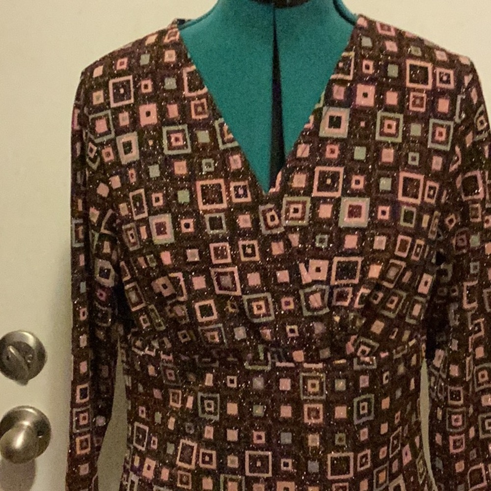 No Boundaries Metallic Stretch Cross-over Top 11/13 size, 3/4 length sleeves. - Picture 2 of 7